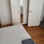 Zena *